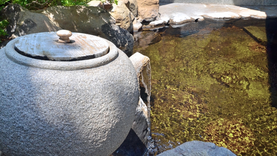 【露天茶風呂:緑泉】日本三大美肌の湯＆お茶風呂をご堪能ください
