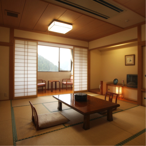 12.5 tatami mat room