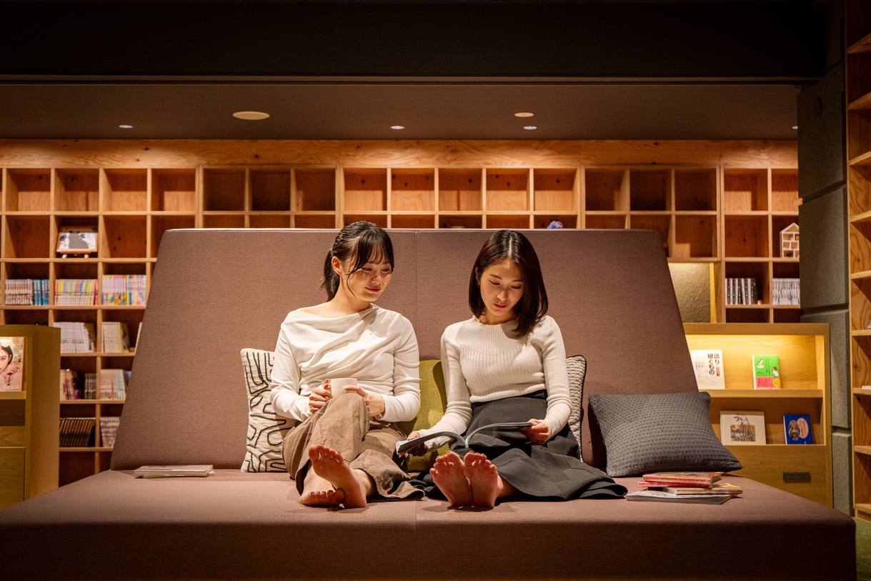 【夕朝食付】★標高1，000mの高原リゾート　館内施設「MONE」利用付｜温泉＆ラウンジ満喫プラン