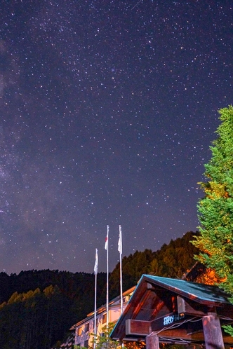 正面玄関からの星空鑑賞！