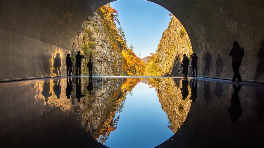 清津峡トンネル　日本三大峡谷の絶景が「大地の芸術祭」アート作品に