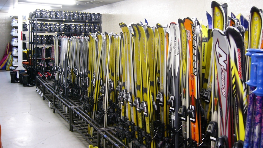 【レンタル】充実したスキー設備を備え。大人から子供までレンタル可能※冬季のみ