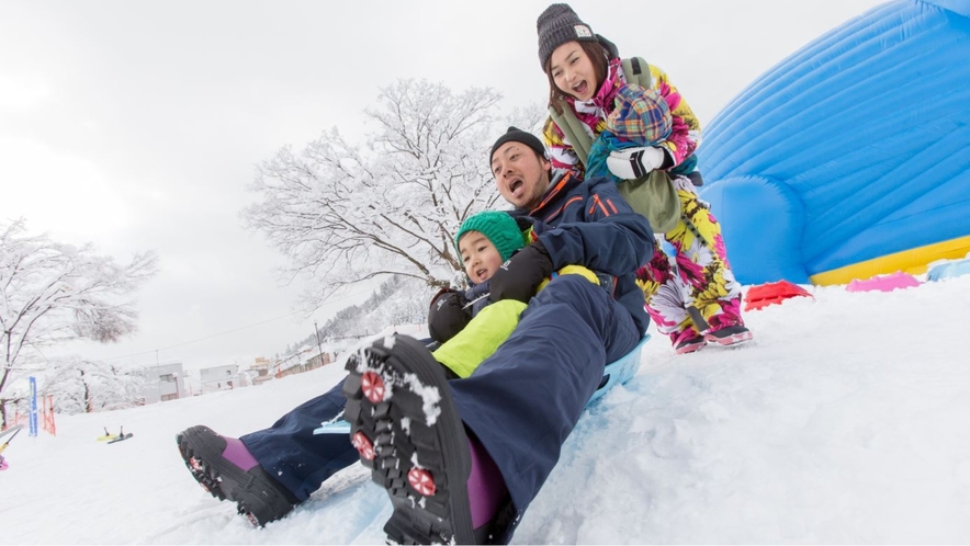 雪の遊園地「湯沢温泉スノーワールド」