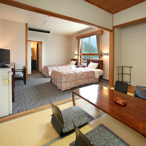 [Japanese + Western (twin) room, 2 rooms] Approximately 23 square meters Overlooking Mt. Aso and the Japanese garden