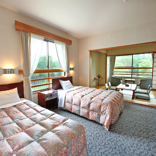[Japanese + Western (twin) room, 2 rooms] Approximately 23 square meters Overlooking Mt. Aso and the Japanese garden