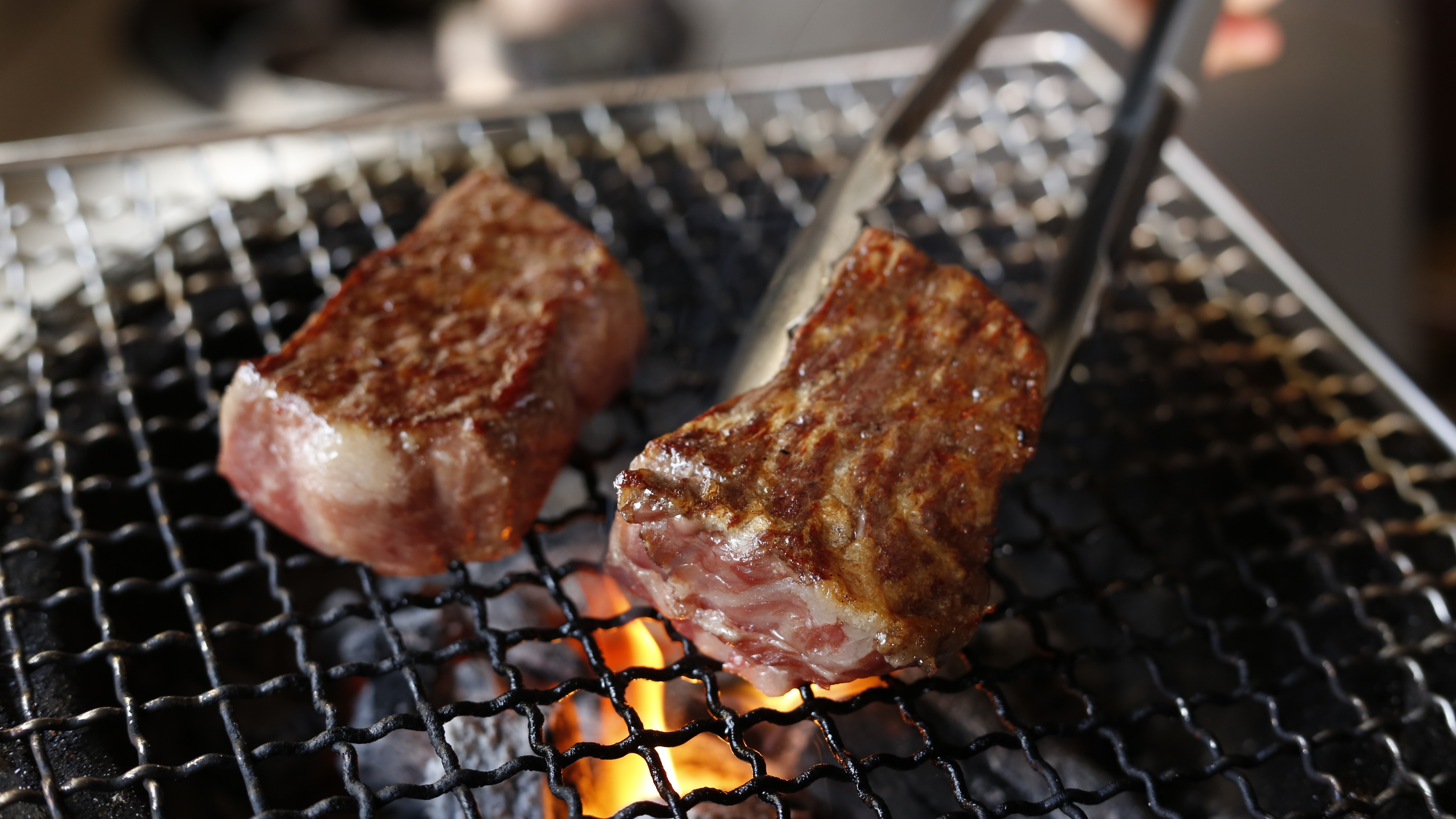 すっきりとした食べやすいサーロインである上州牛を選んでおります。