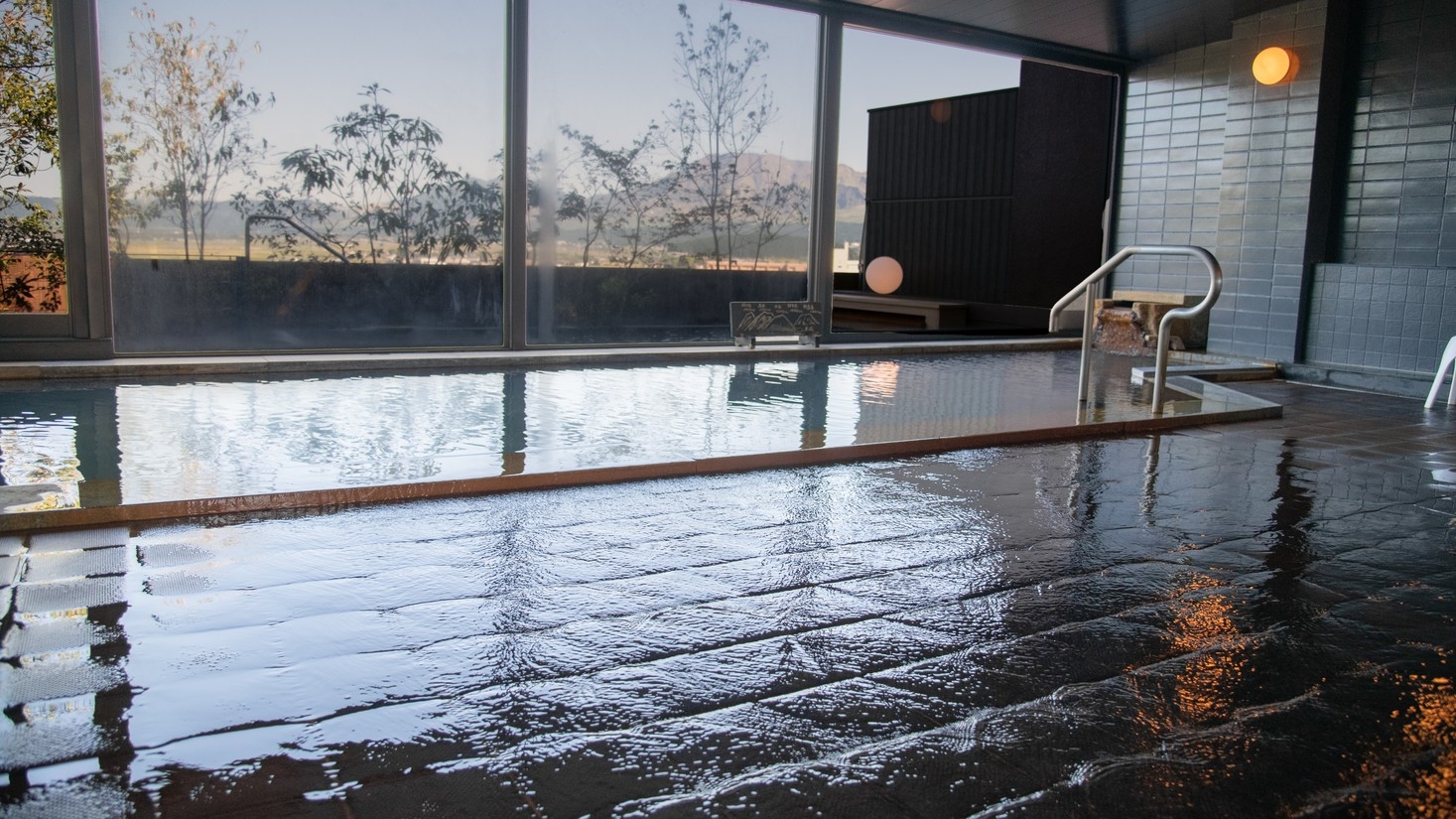 【1泊2食付】源泉かけ流し温泉で静養湯旅｜夕食フリードリンク＆宿泊者専用ラウンジ付