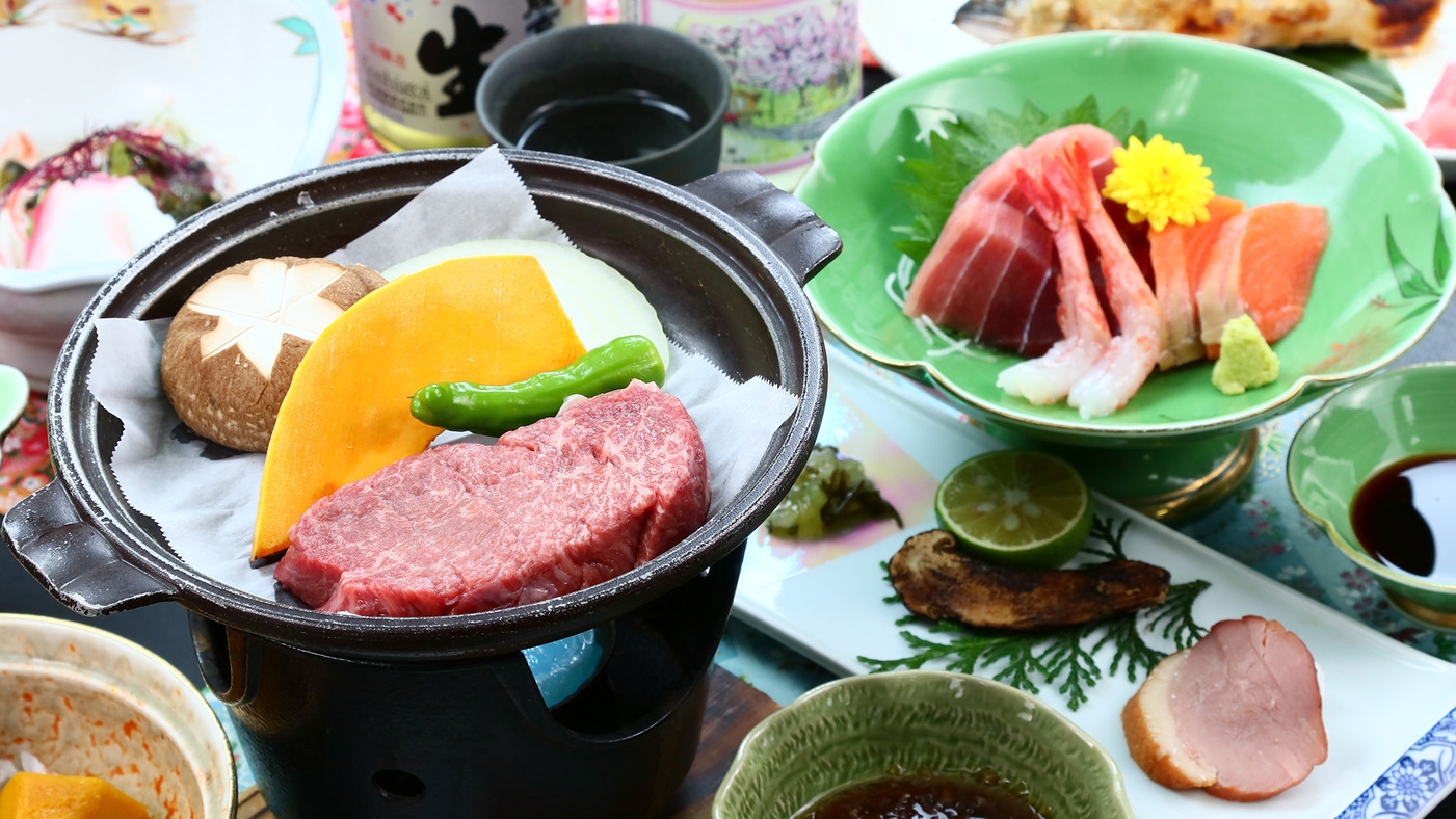 【かずさ牛ステーキ】千葉のブランド牛をアツアツの陶板焼きでいただく◆黒湯温泉に浸かる贅沢な時間