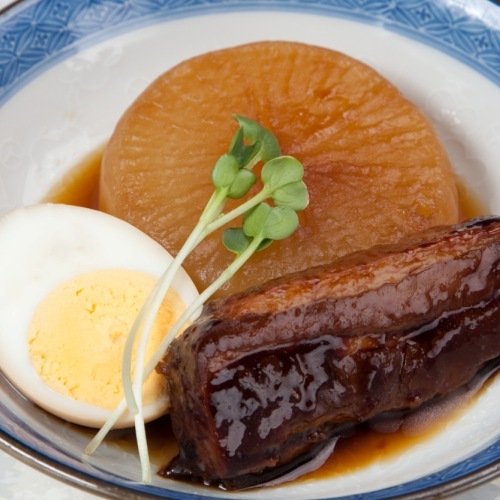【日替わり夕食付】レジャーやビジネスの早朝出発におすすめ！疲れた身体にボリューム満点の夕定食