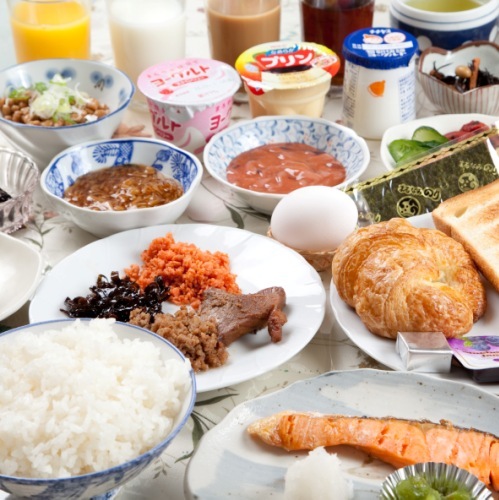 【日替わり朝食付】栄養バランスの良い和洋朝食で一日をスタート！長期連泊でも嬉しい充実メニュー