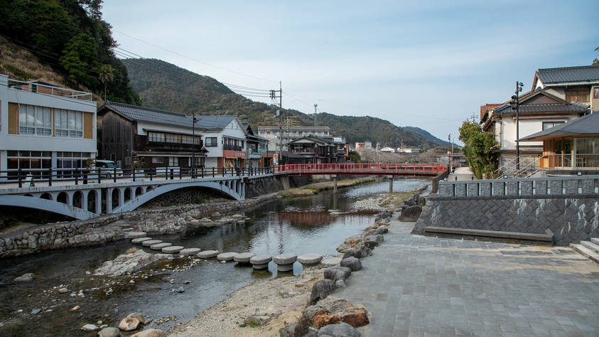 【素泊りプラン】自由に気まま旅♪自慢の天然温泉でゆったりステイ
