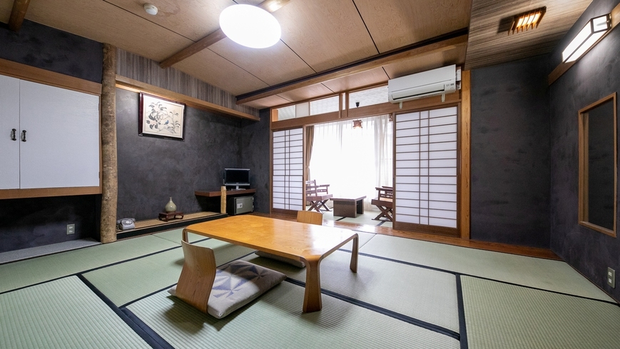 【和室10畳】〜静寂の山々に囲まれた和の空間〜