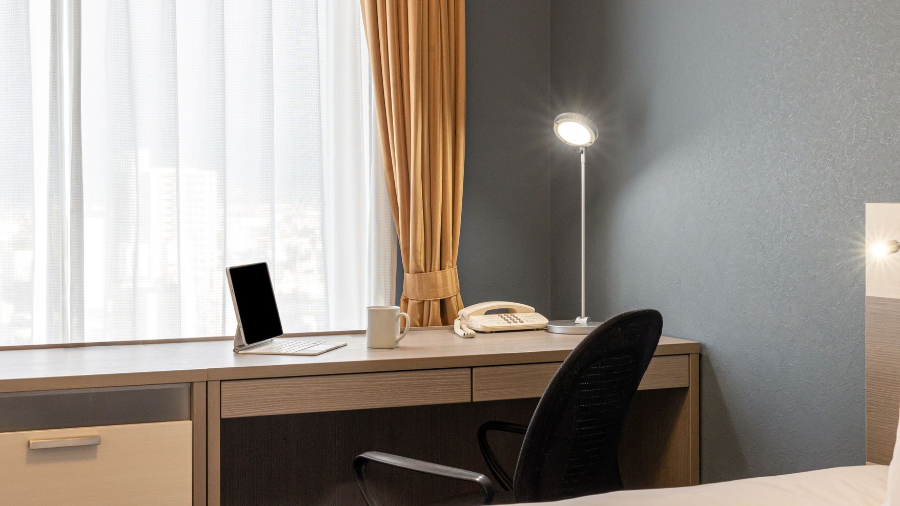 スタンダードツイン　窓側