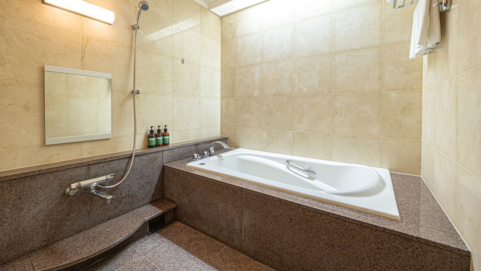 エグゼクティブスイートのバスルーム　広々とご利用ください