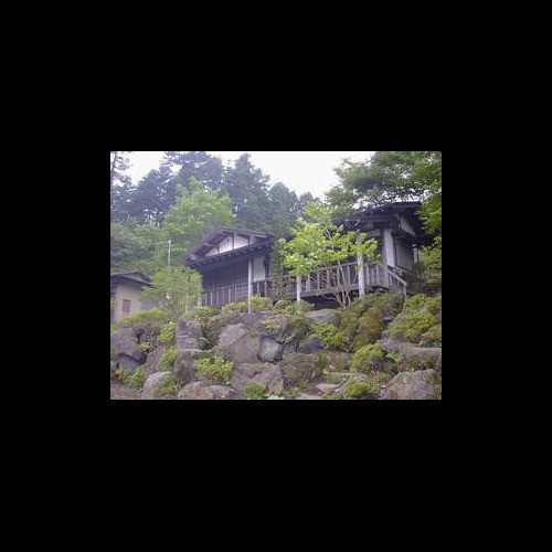 360度山に囲まれた「陽だまりの家」