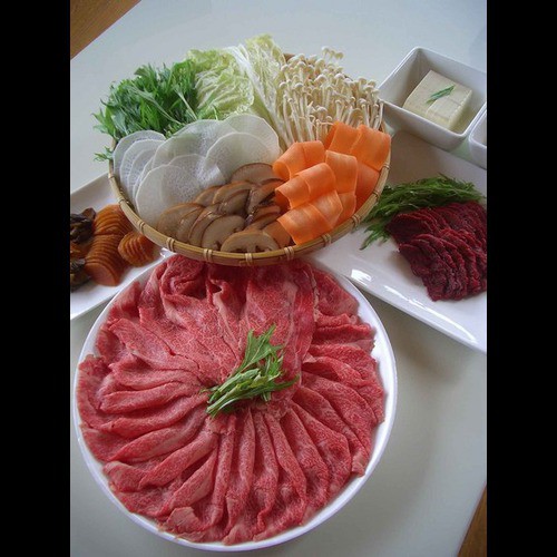 お鍋を囲んで幸せな食事の時間を