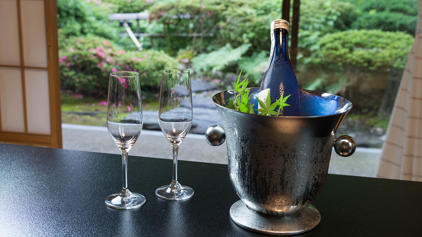 和食に合うワインなどを豊富に取り揃えております。