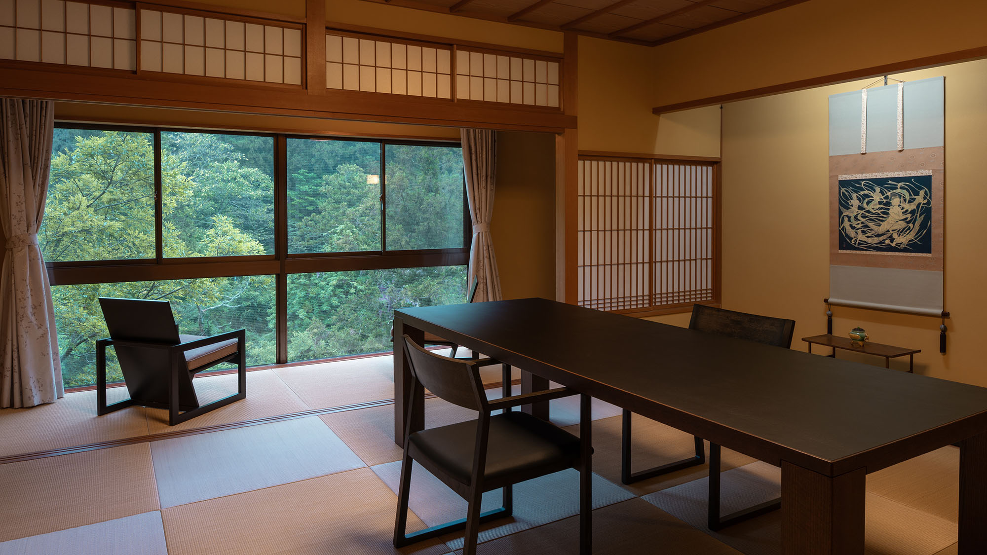 【河鹿の間】＜和室＋和モダン客室＞といった空間をお楽しみいただけるコネクティングタイプのお部屋。