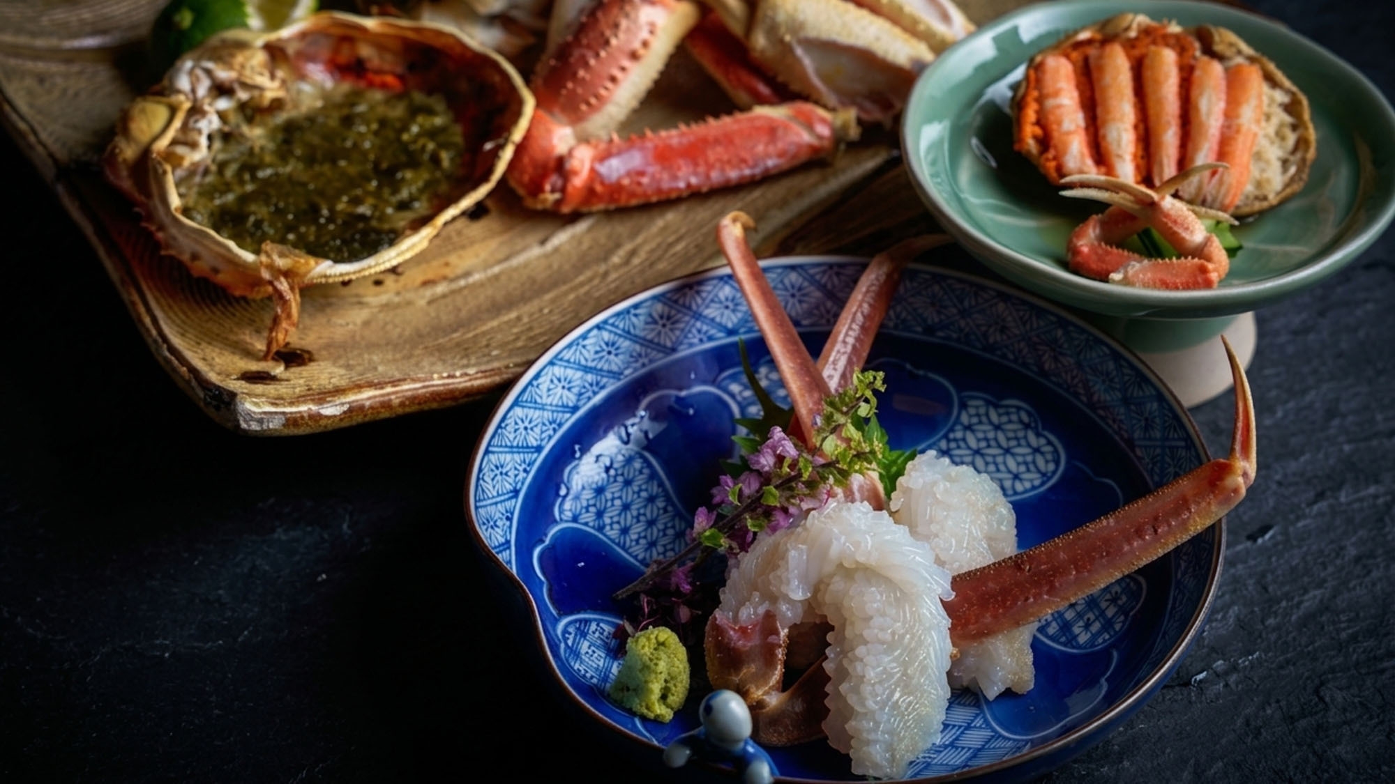 ■加能蟹コース「波磯」：＜ふたりで1杯＞繊細な甘みと濃厚な旨みを愉しむ、冬限定の創作会席。