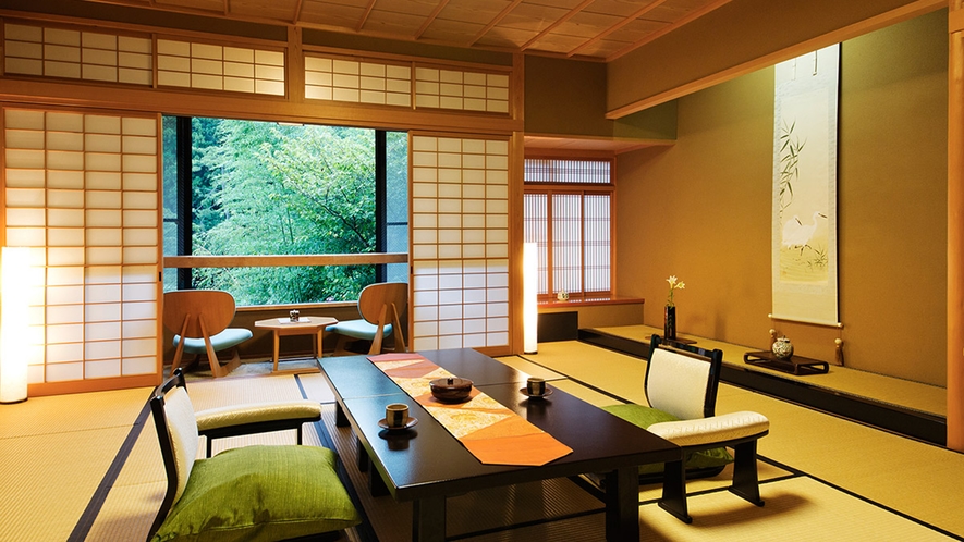 【一般客室】鶴仙渓から聞こえる川のせせらぎや、木々のさざめきが自然のBGMを奏でます。