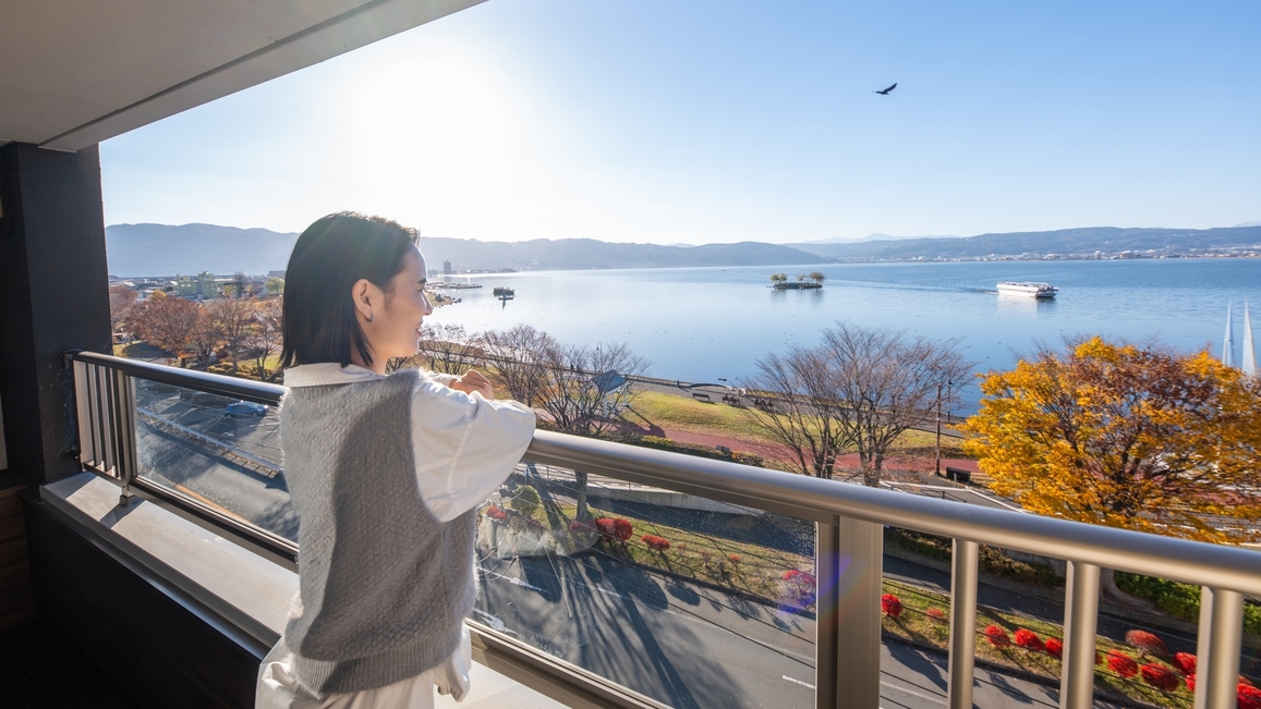 贅沢時間◆至福のステイ【諏訪湖一望レイクビュー！展望温泉付モダン和洋室】≪この部屋限定の過ごし方≫