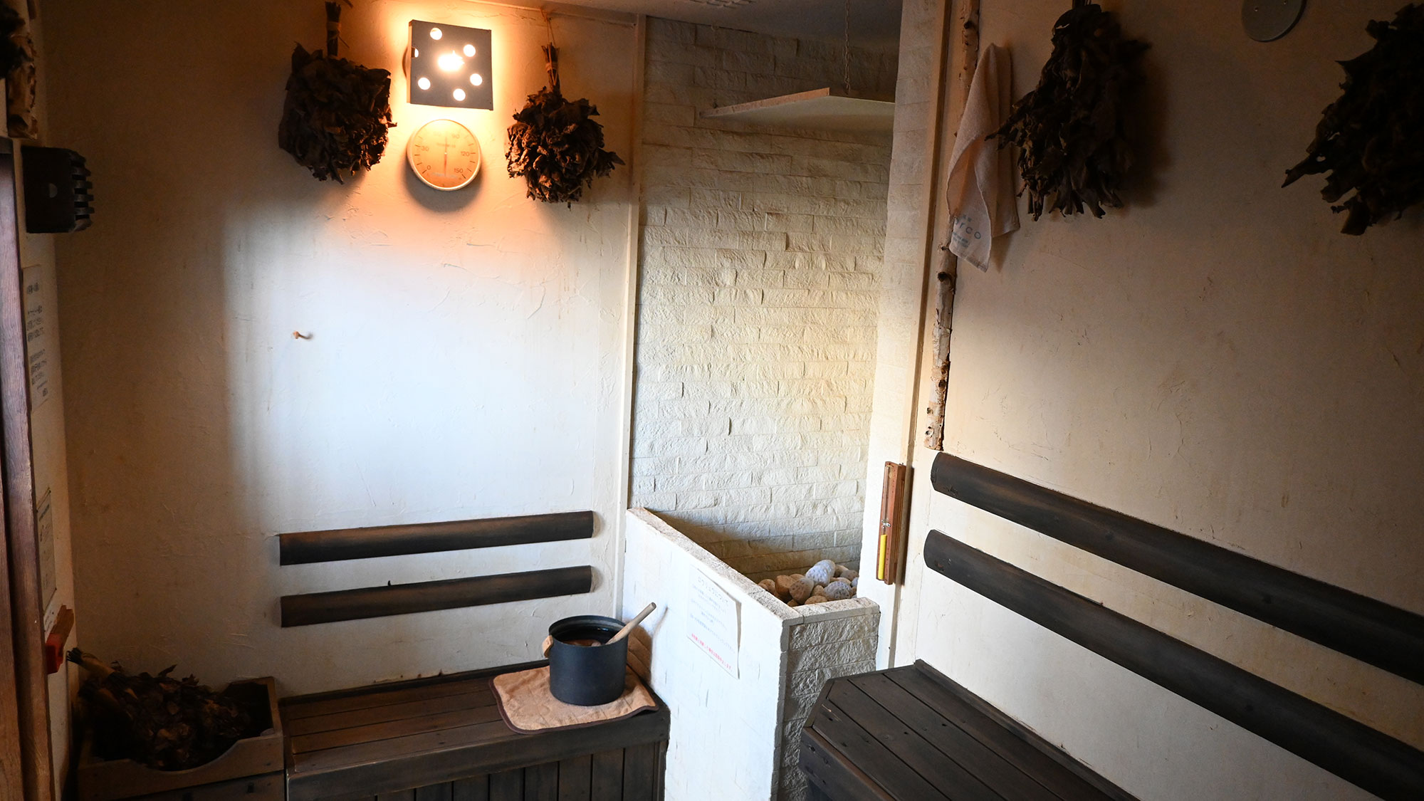 セルフロウリュも可能なサウナ♪