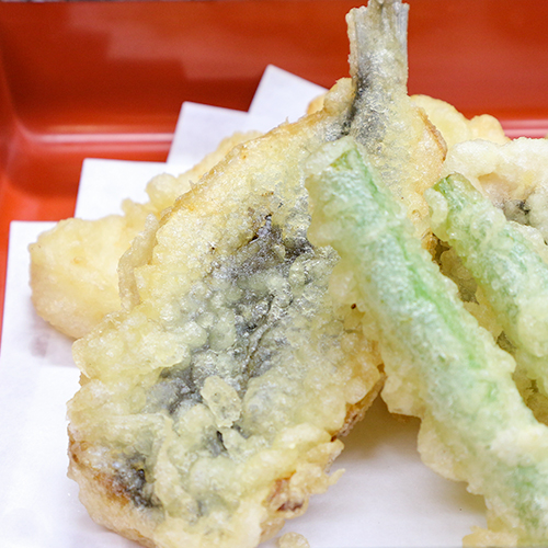 *【夕食一例】季節の食材を天麩羅で♪サクサク軽い食感で止まらない！！