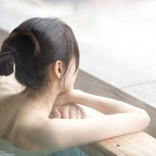 Refresh your body and mind at the hot springs ♪