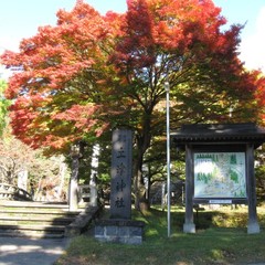 秋の土津神社（はにつじんじゃ）