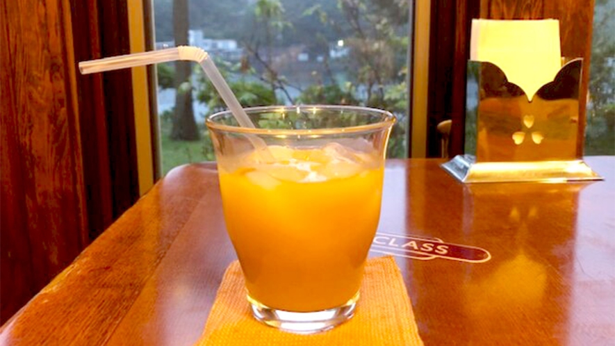 ・屋久島特産のタンカンで作ったジュースをお楽しみください