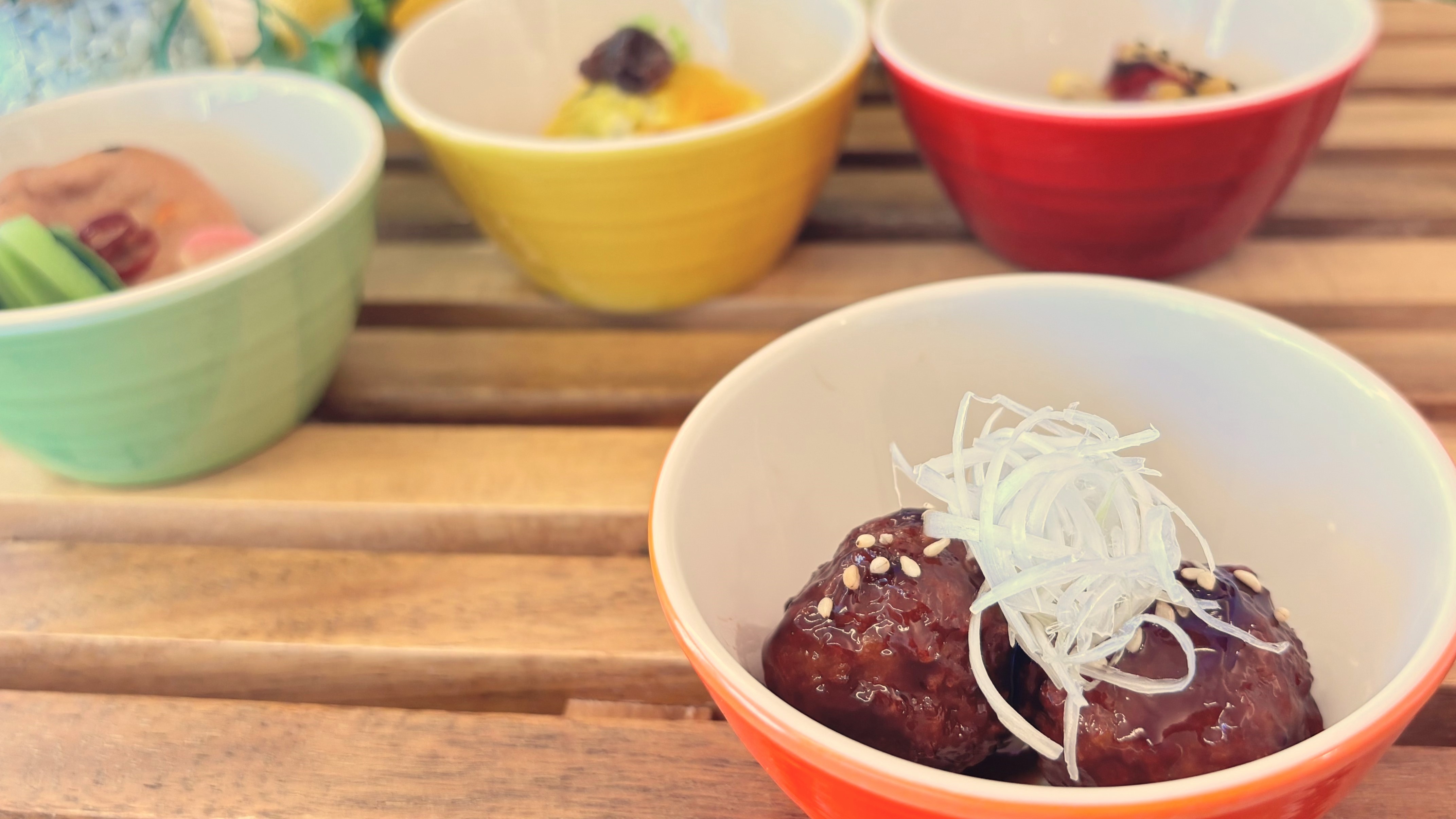 [和洋ビュッフェ朝食]秋季限定 肉団子の甘酢あん オタフクソース黒酢使用