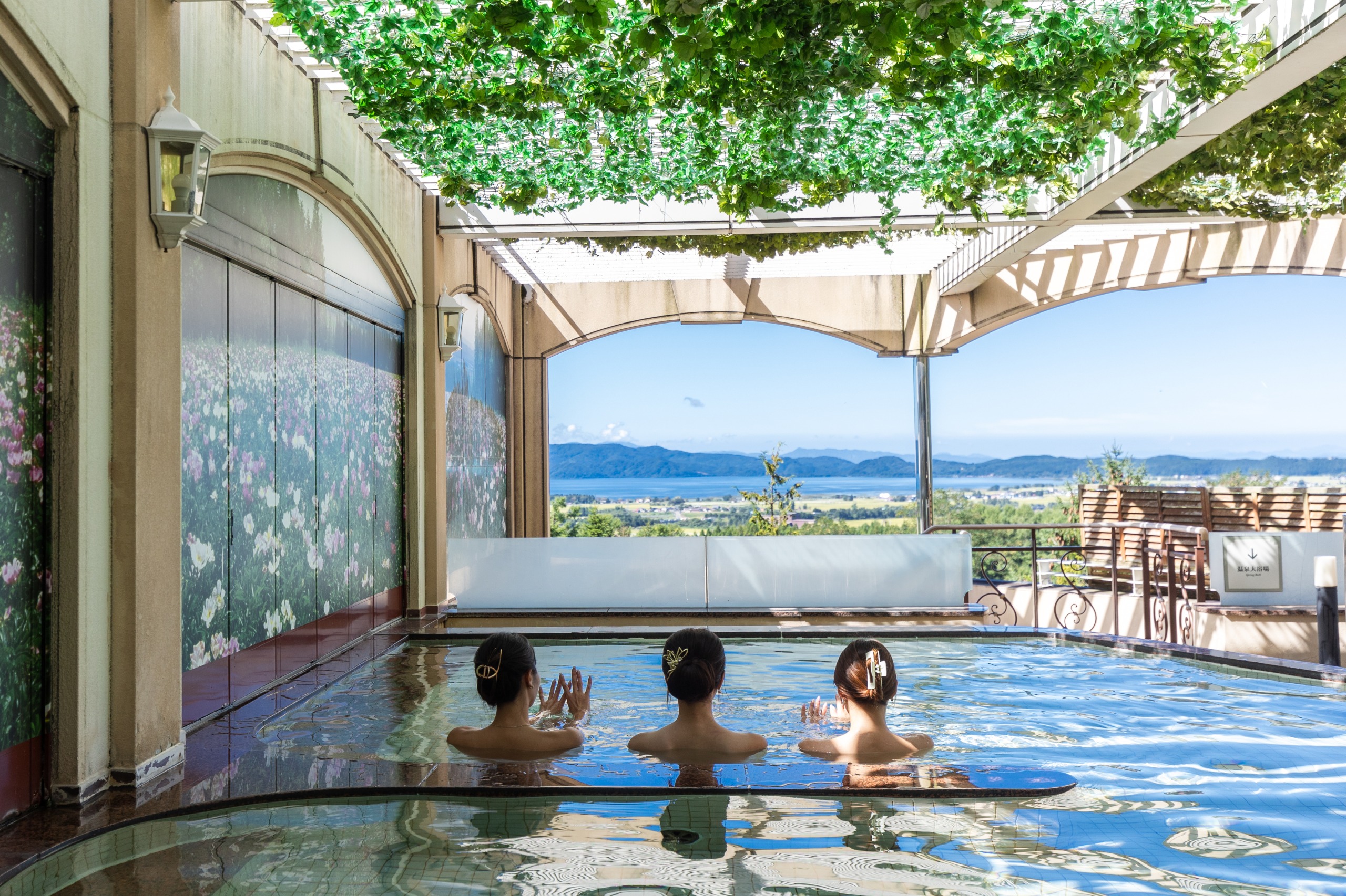 女性露天風呂より