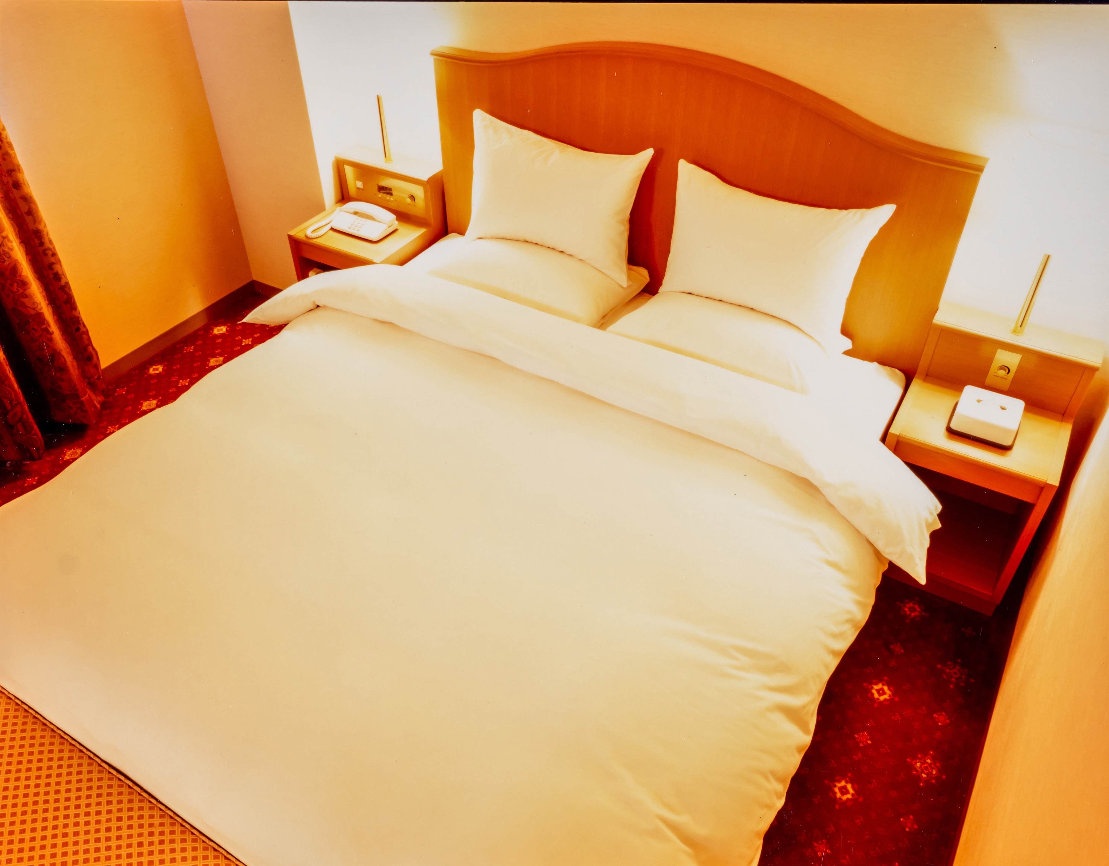 クイーンサイズベッド