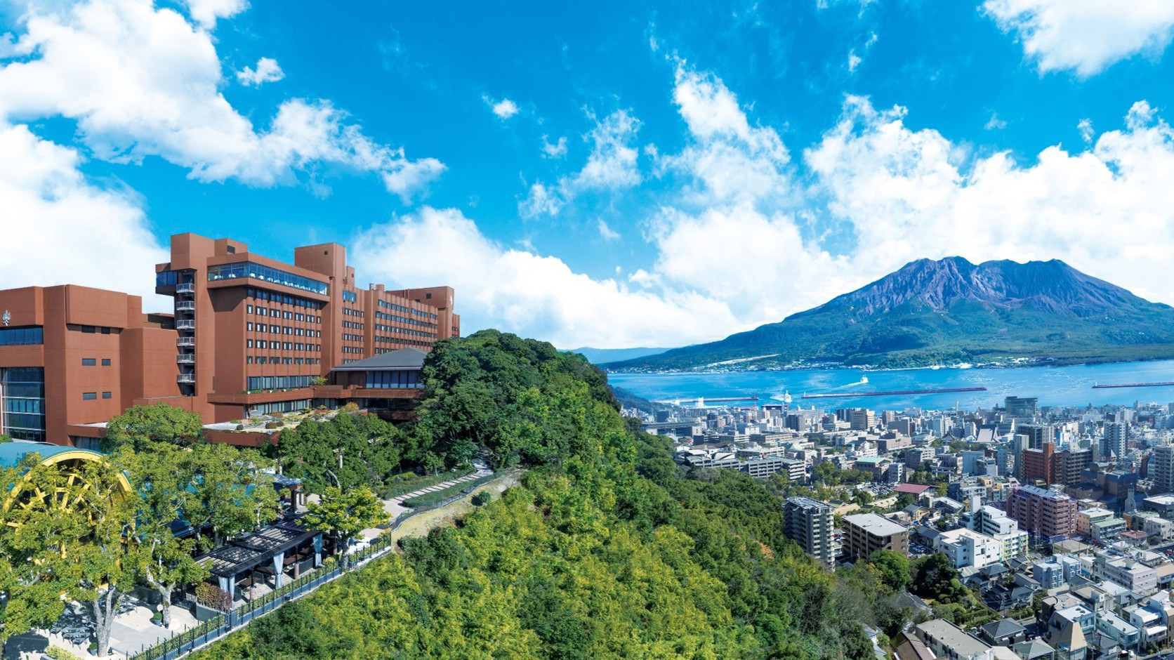 ホテルと桜島