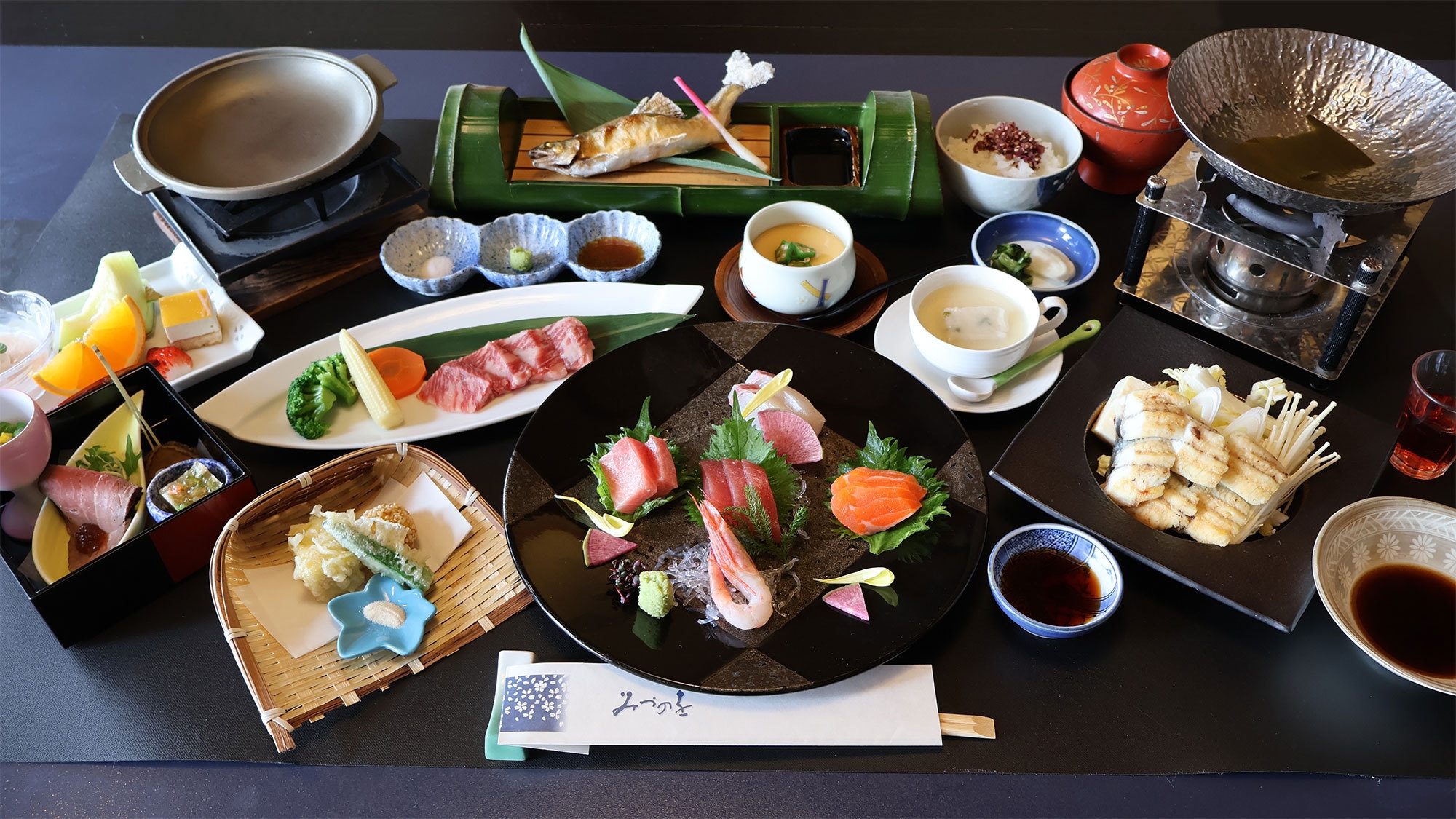 【夏】＜こだわり懐石〜花紀行＞ 「鰻ちり鍋」「飛騨牛陶板」「あゆ塩焼き」「お造り五種」など全13品