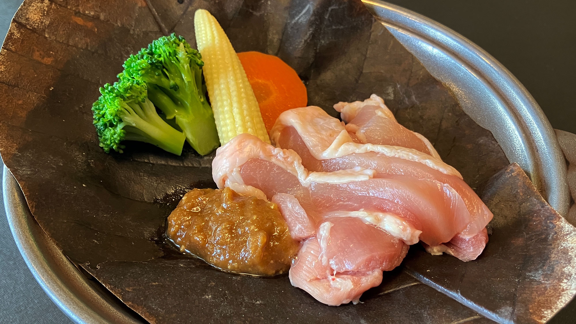 【秋】＜自慢の会席〜旬彩＞ 「名古屋コーチン朴葉焼」「秋鮭味噌鍋」「栗茶碗蒸し」など全12品