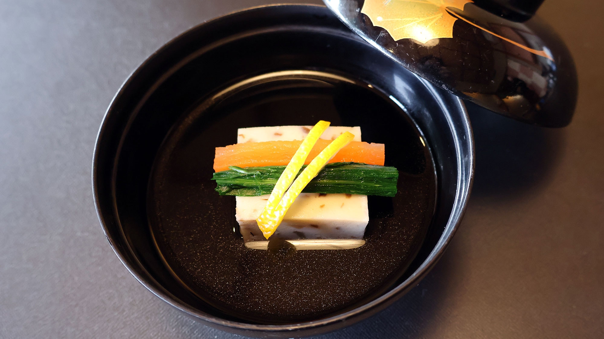 【秋】＜こだわり懐石〜花紀行＞ 「飛騨牛」「金目鯛」「鰆味噌鍋」「松茸真丈」「お造り五種」全13品