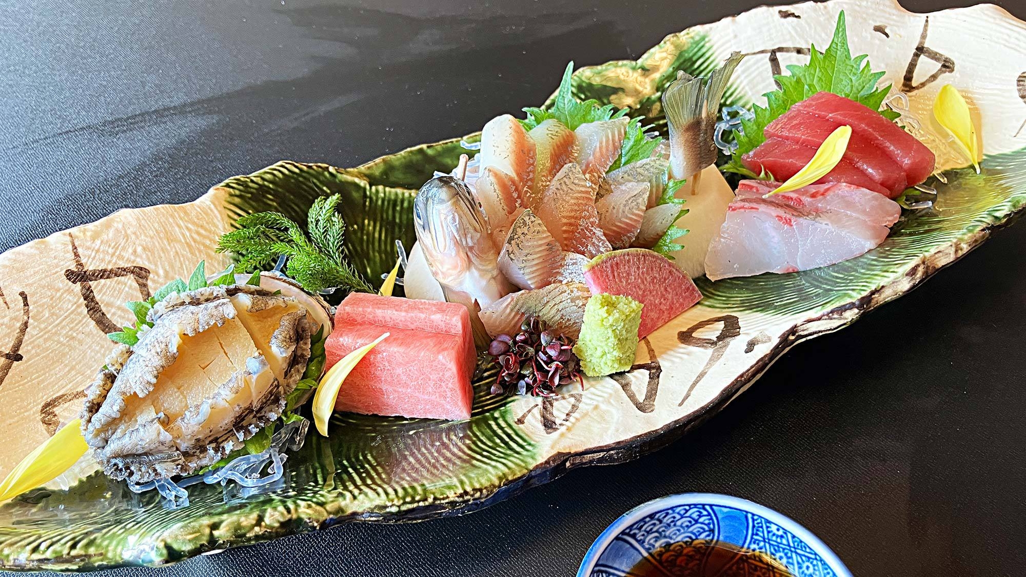 【夏】＜贅沢と匠を味わう懐石〜白帝＞ 「飛騨牛」「鰻ちり鍋」「豪華お造り」「あゆ塩焼き」など全13品