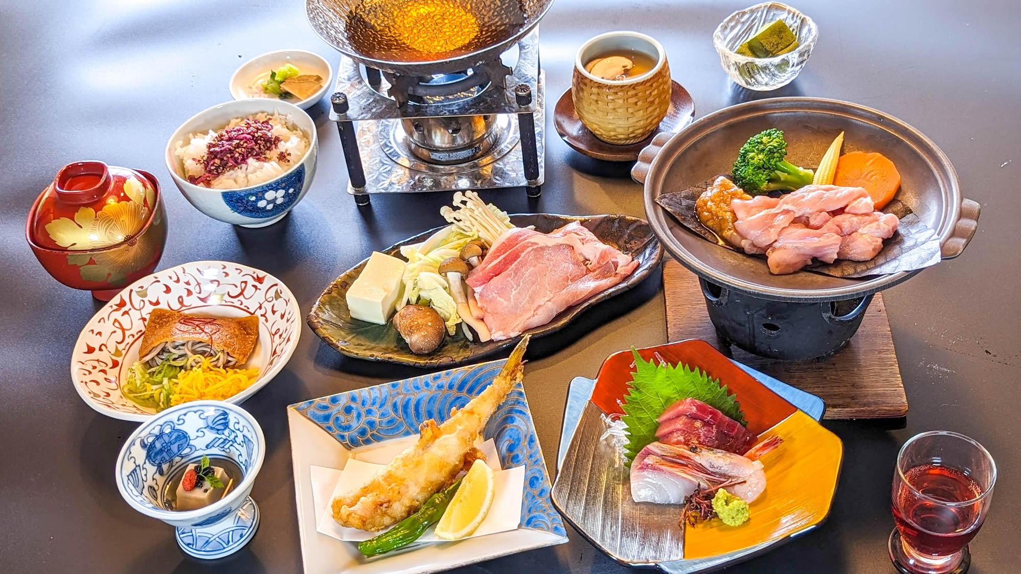 【冬】＜自慢の会席〜旬彩＞ 「鶏せせり朴葉味噌焼き」「豚ロースのきのこ鍋」「ふぐの唐揚げ」