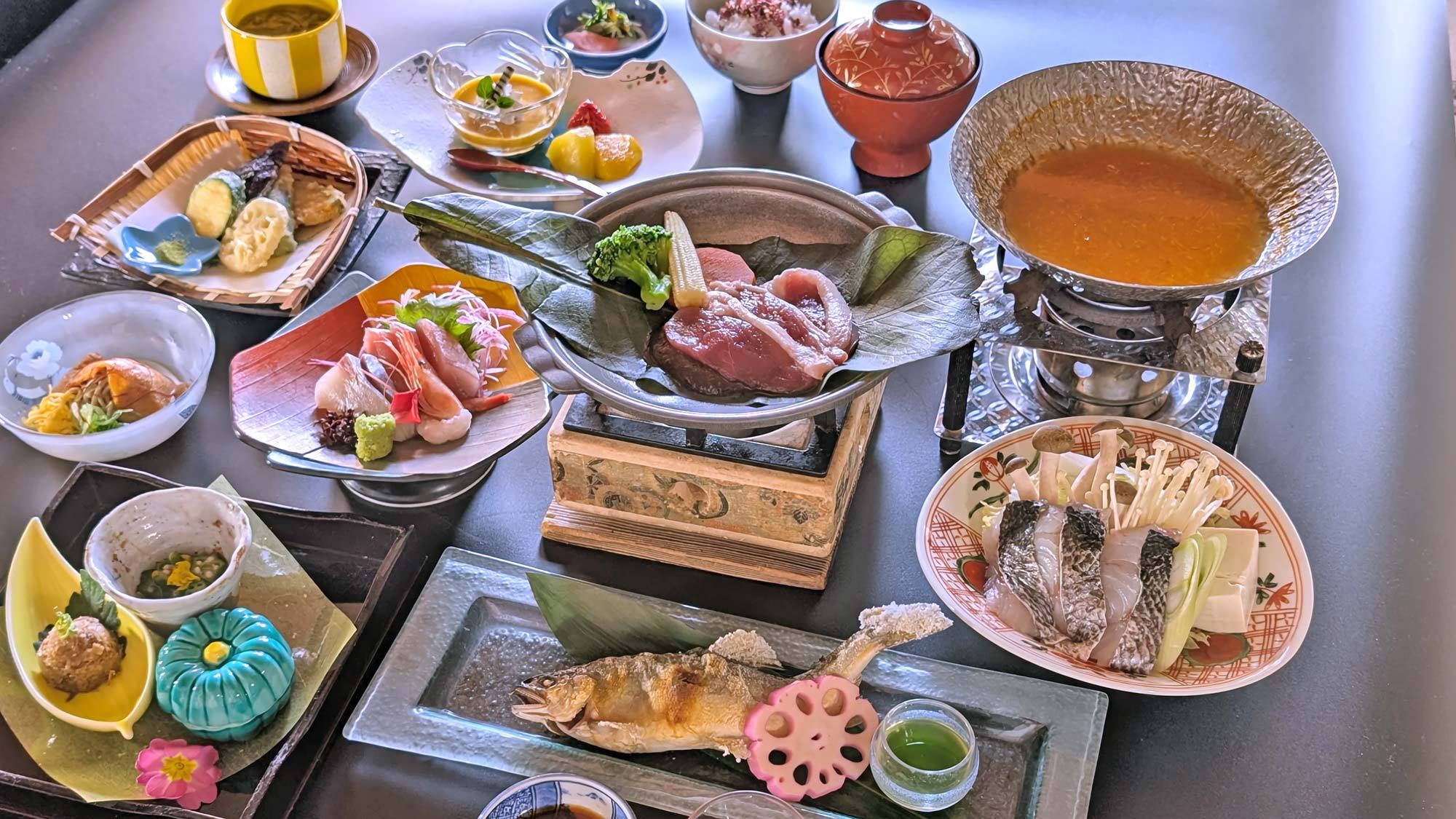 【夏】＜自慢の会席〜旬彩＞「夏鴨朴葉焼き」「すずきブイヤベース鍋」「鮎塩焼き」など全12品