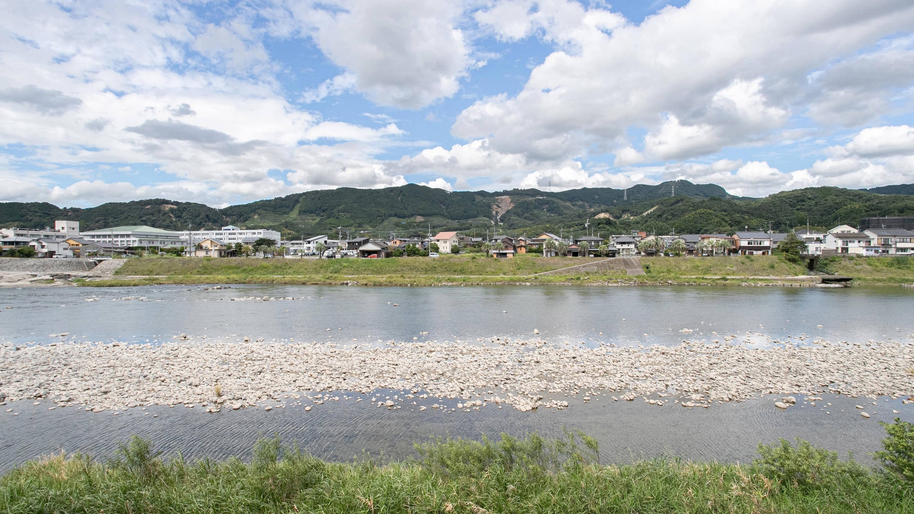 【素泊まり】お肌ツルツルになる自慢の天然温泉が最高！筑後川の流れる音を感じながら非日常の時間へ