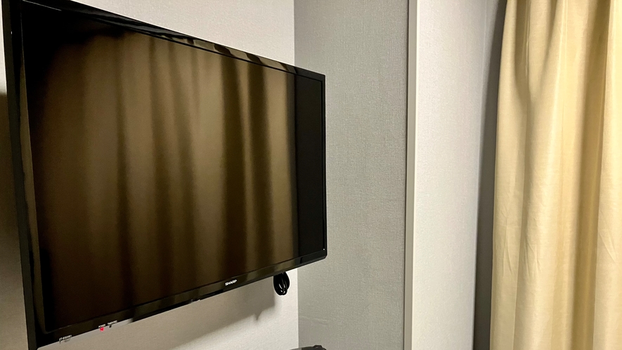 ◇リニューアルダブル・ツイン◇液晶TVを2024年４月に新品入替。大きめサイズでベッドから見やすい壁