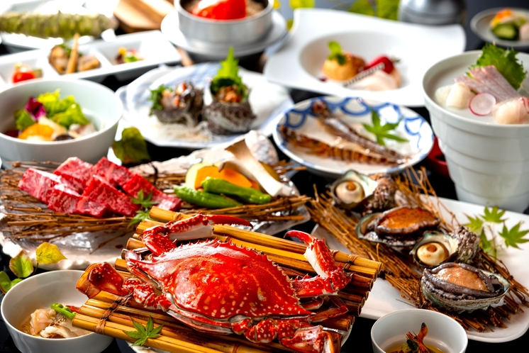 あわび炭火焼と竹崎蟹の会席 …贅沢かつ豪華なご夕食プラン