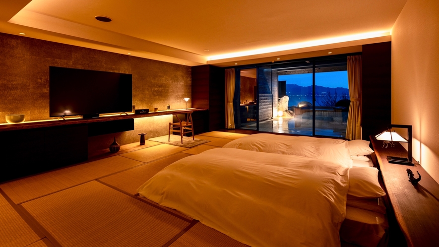 <ジュニアスイート>専用露天風呂から有明海を望む/和洋室16畳