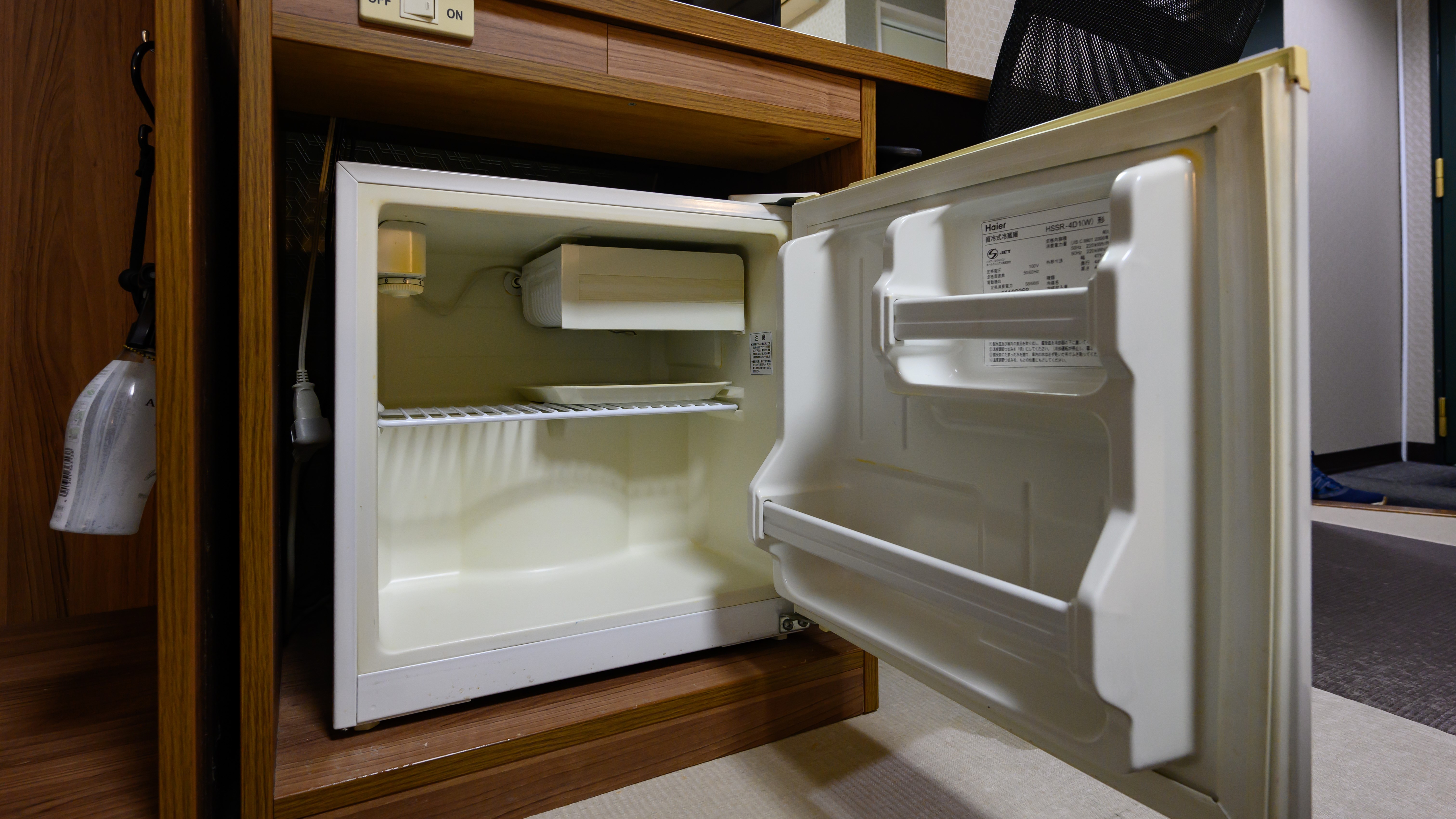 【客室】冷蔵庫◆お部屋に備え付けがございます。