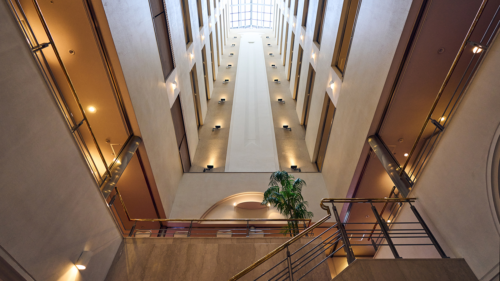 ロビー吹き抜け