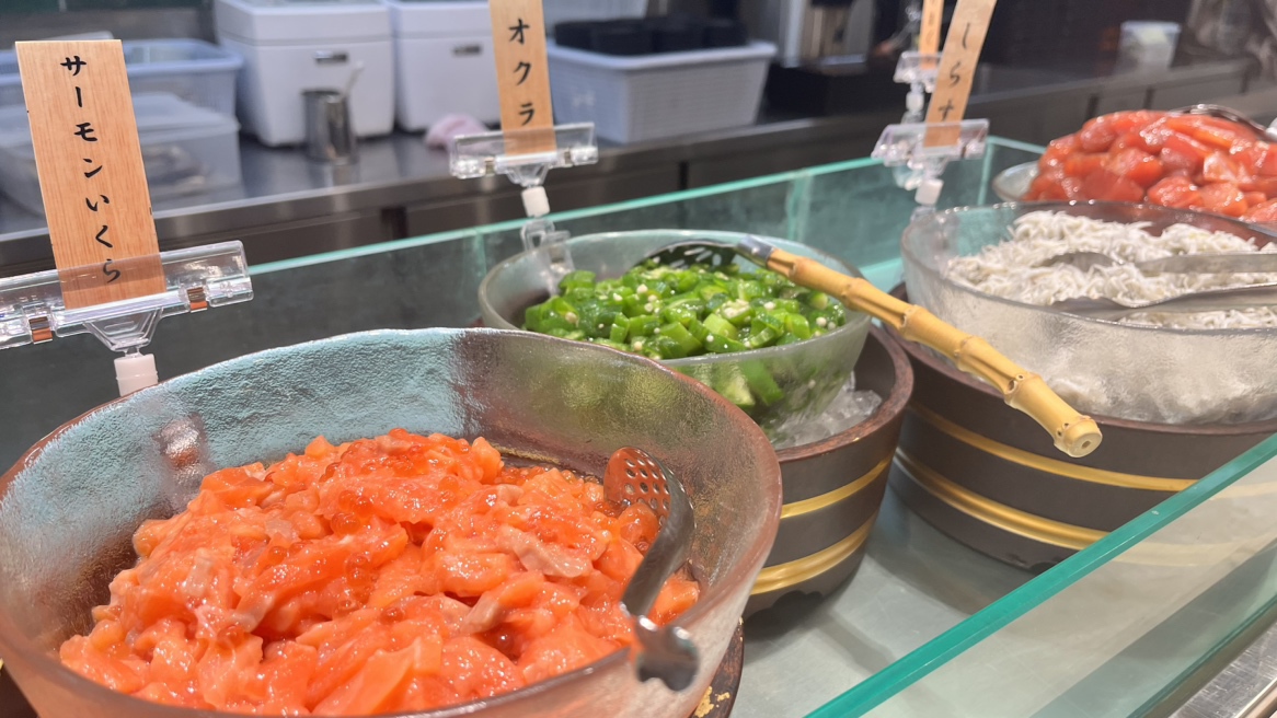 ■自分好みの海鮮丼をお作りいただけます