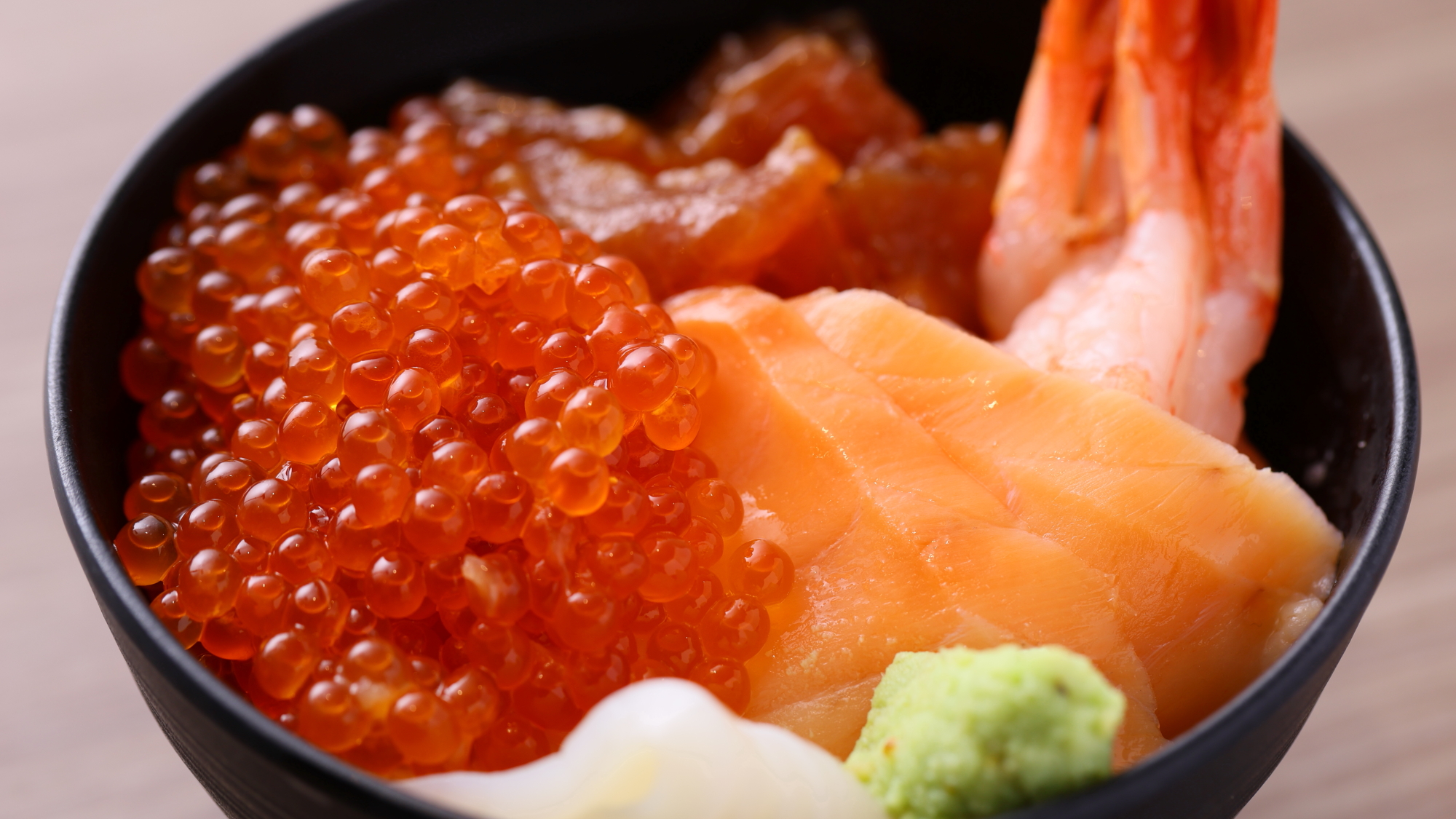 【朝食】◆ご当地『海鮮丼』※季節によって異なります