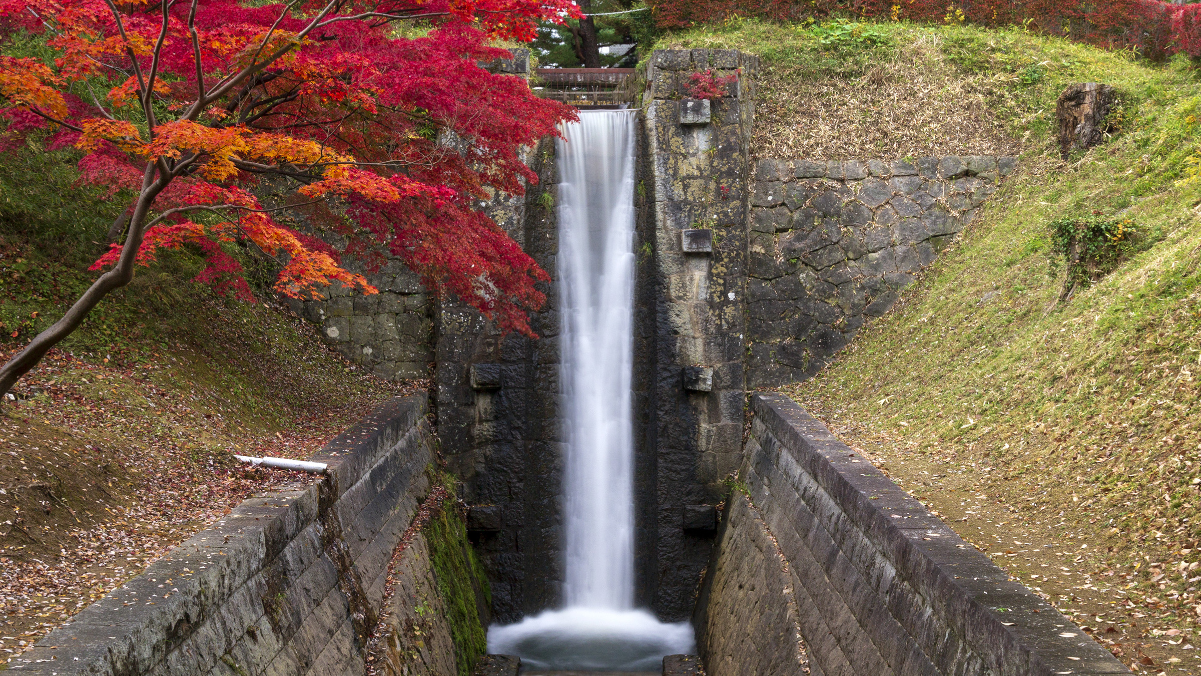 麓山の滝