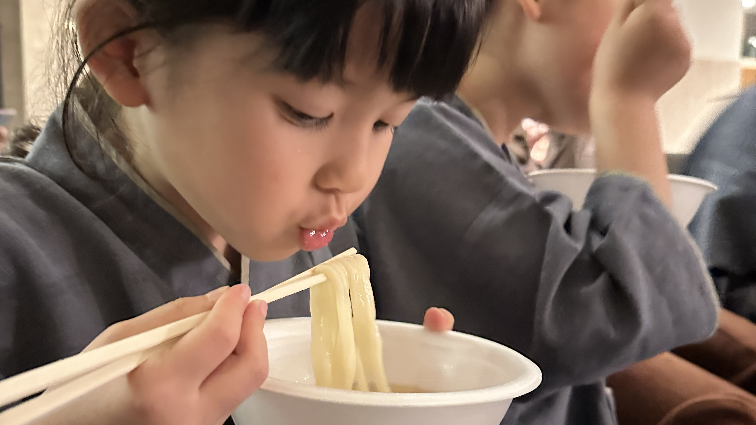夜鳴きうどん（金、土、日の21：00～22：00）